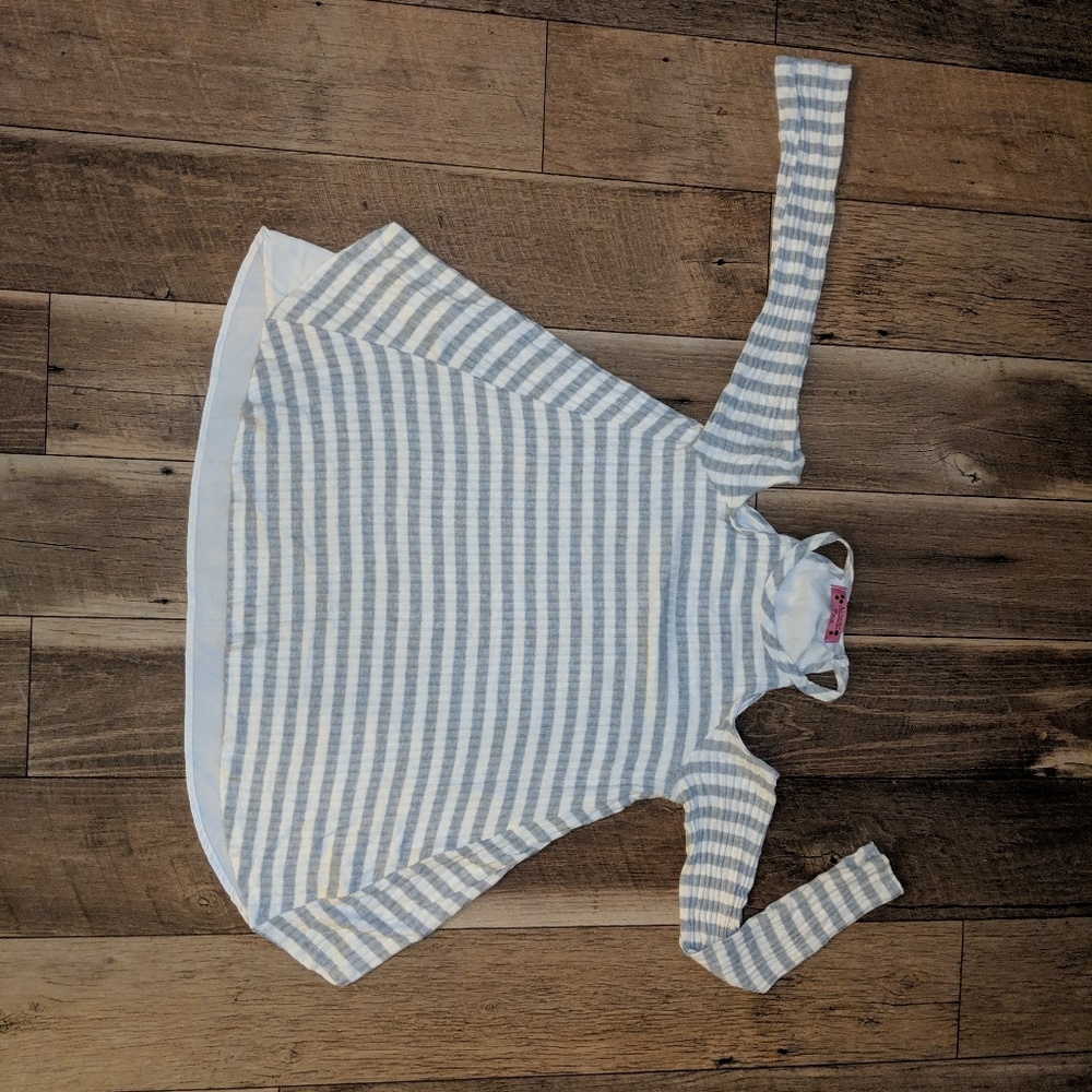 Open shoulder top